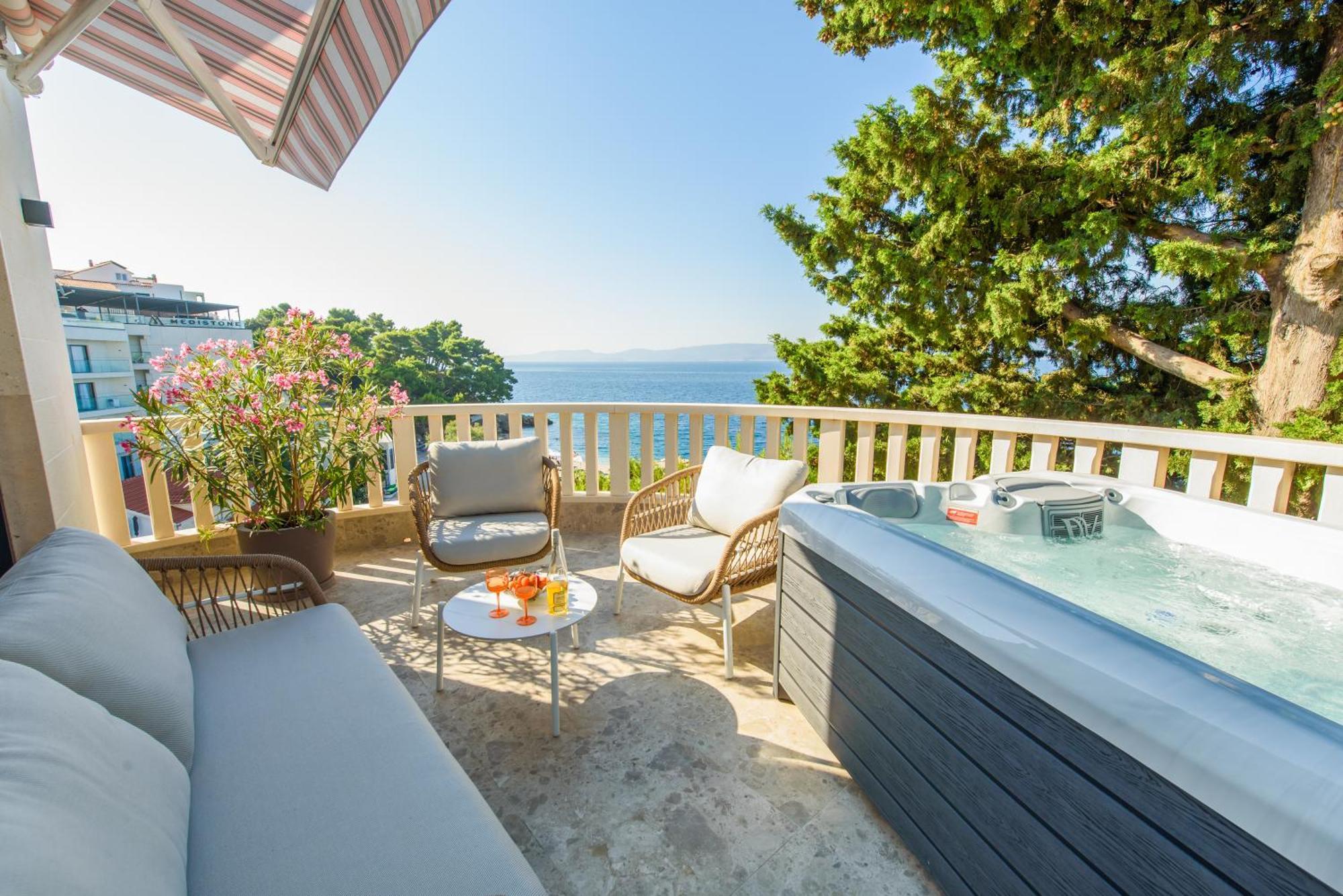 More Medici Apartments Omis Exterior photo