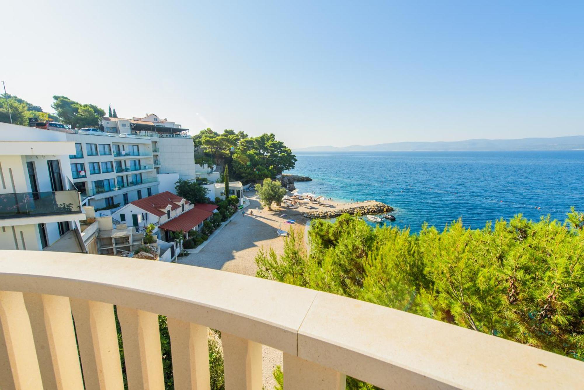 More Medici Apartments Omis Exterior photo