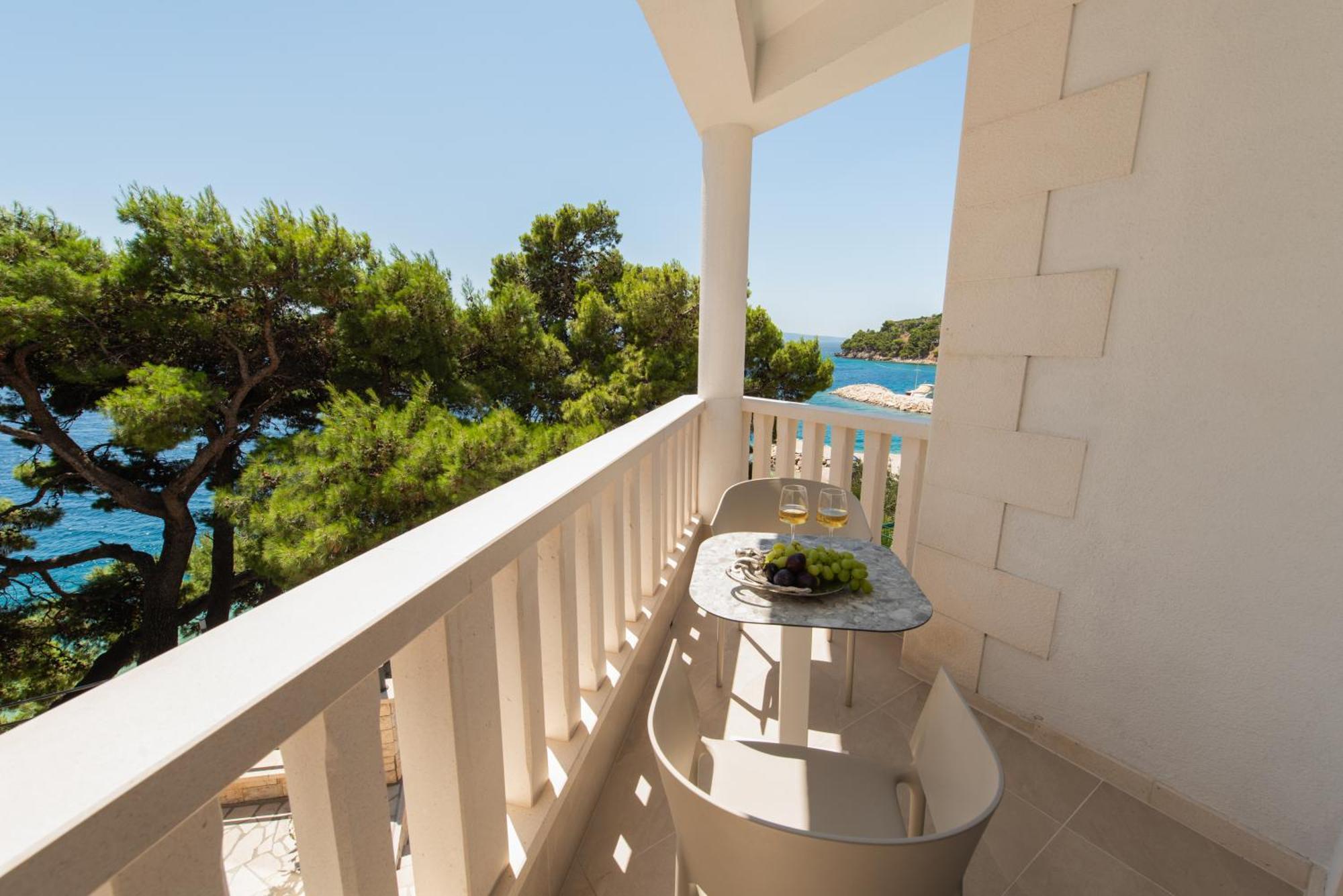 More Medici Apartments Omis Exterior photo