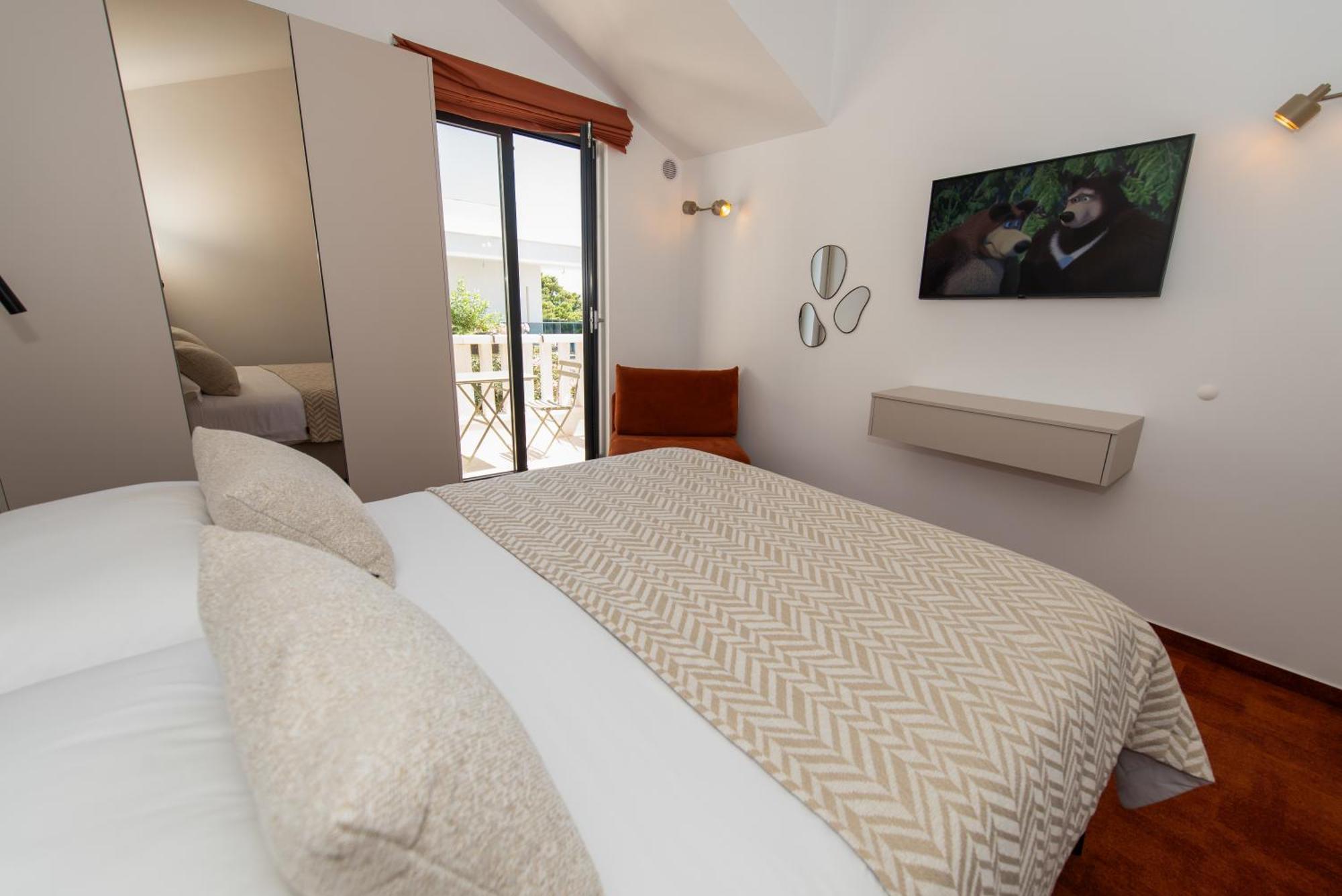 More Medici Apartments Omis Exterior photo